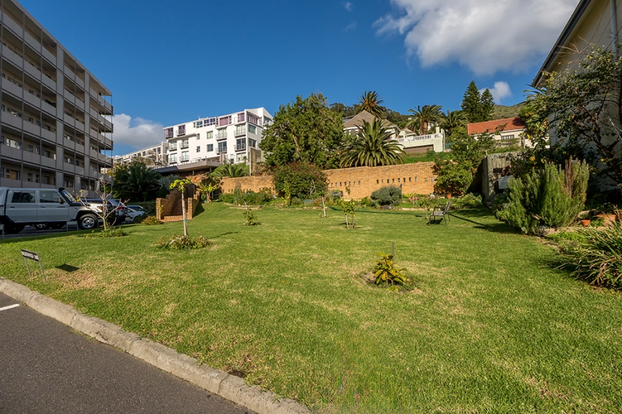 To Let 3 Bedroom Property for Rent in Green Point Western Cape